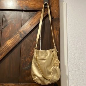 EUC… Michael Kors Cross Body bag